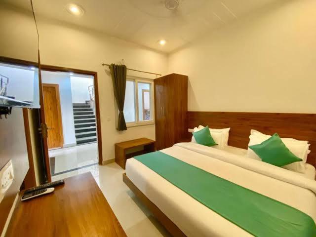 Triple One Hotel Tapovan Rishikesh,Near Laxman Jhula Extérieur photo